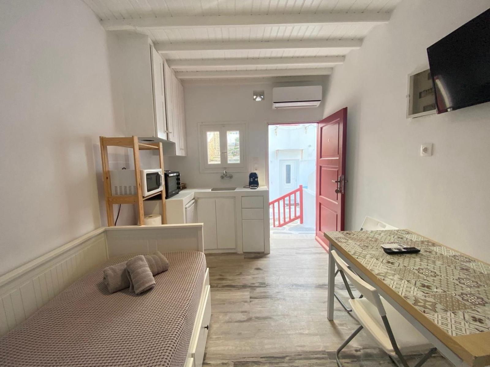 Appartement Elenitas Town House With Balcony And Sea View à Mykonos Town Extérieur photo